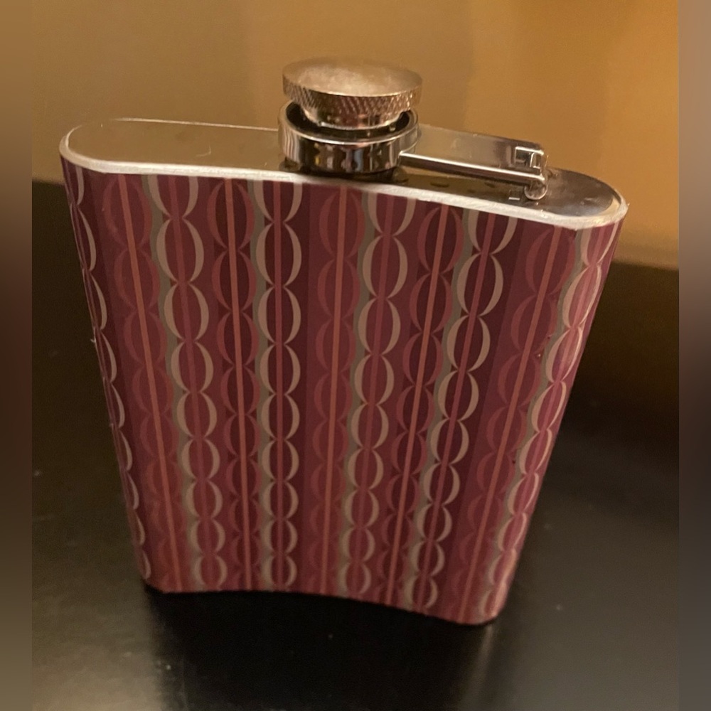 Patterned Flask - Picture 5 of 9